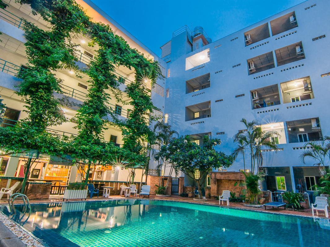 Sutus Court 3 Hotel Pattaya Exterior photo
